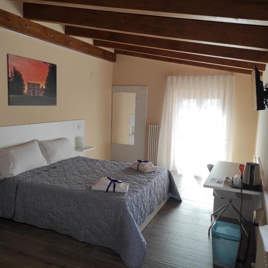 La Terrazza Del Quarto Λ' Άκουιλα Εξωτερικό φωτογραφία